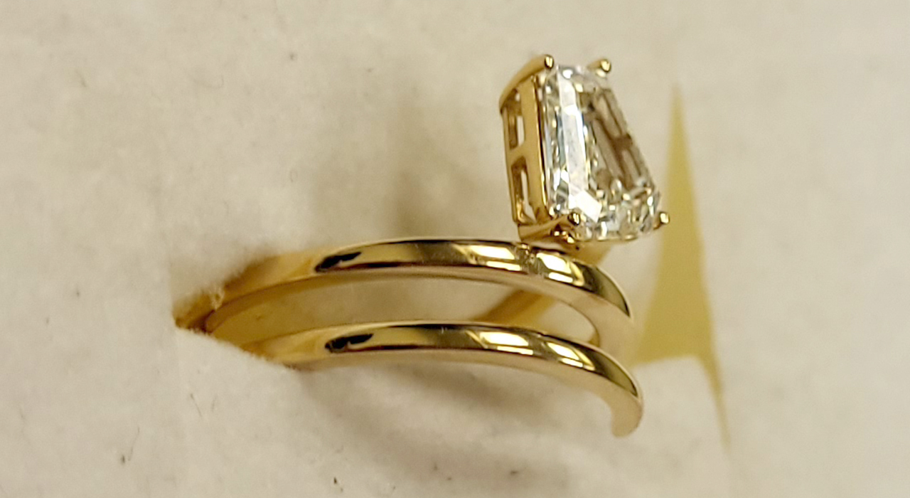 6th Image of a N/A 18K YELLOW GLD CALF STEP DIAMOND