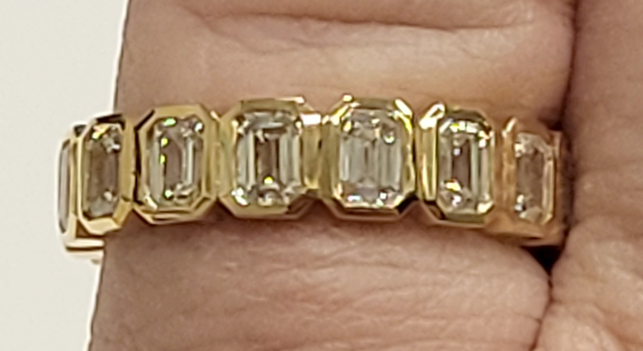 5th Image of a N/A 18K YELLOW GOLD DIAMOND ETERNITY