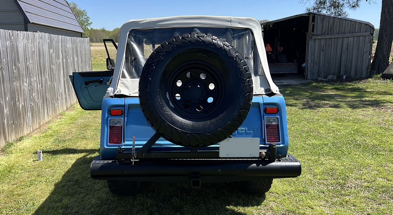 3rd Image of a 1973 JEEP COMMANDO