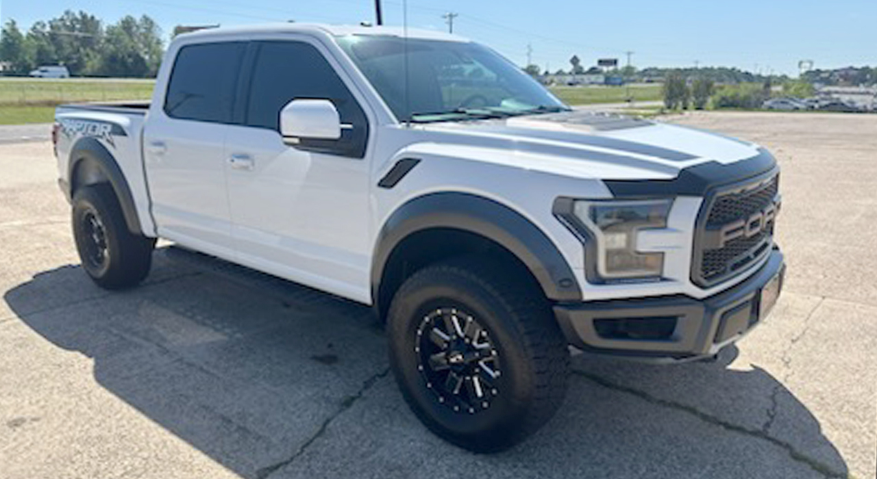 1st Image of a 2017 FORD F-150 RAPTOR