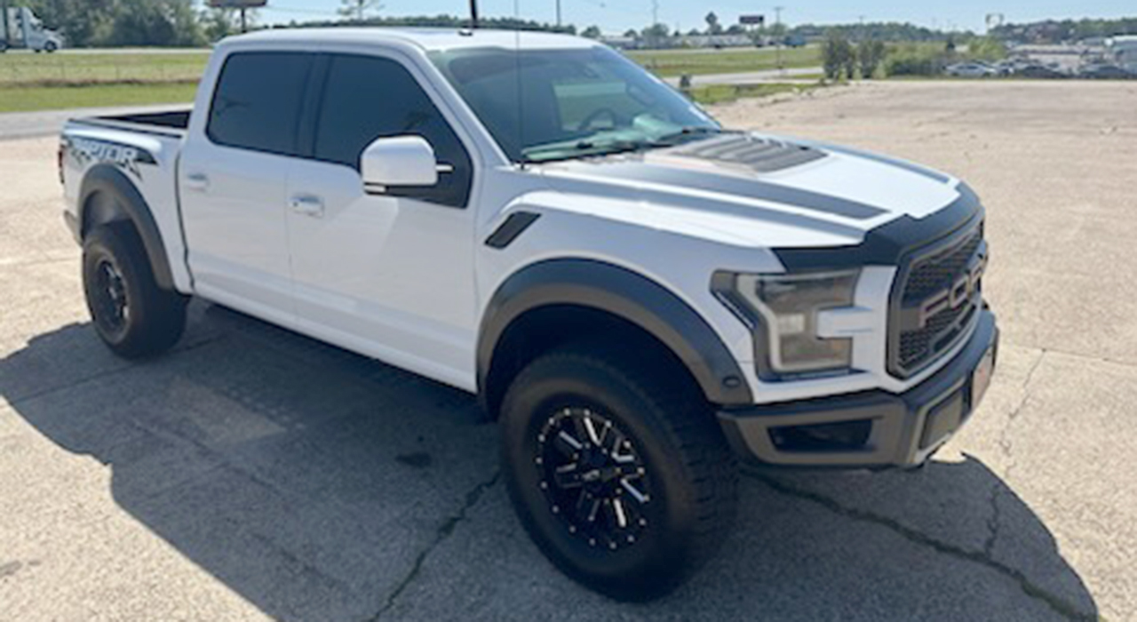 3rd Image of a 2017 FORD F-150 RAPTOR