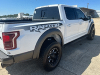 Image 6 of 7 of a 2017 FORD F-150 RAPTOR