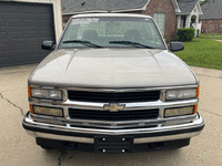 Image 3 of 11 of a 1998 CHEVROLET SILVERADO