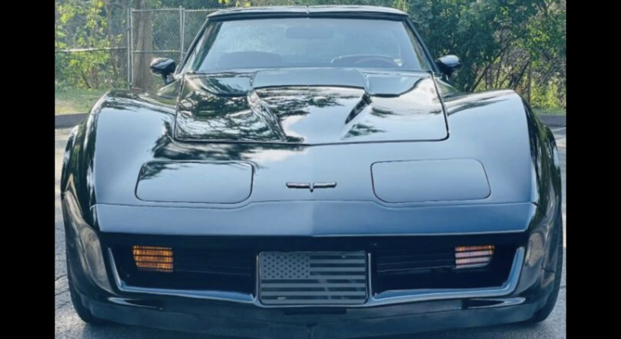 3rd Image of a 1981 CHEVROLET CORVETTE