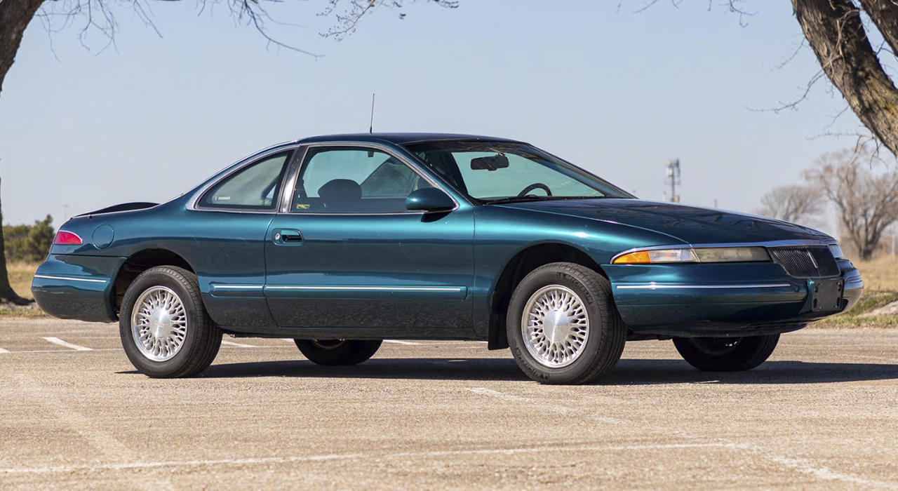 1st Image of a 1993 LINCOLN MARK VIII