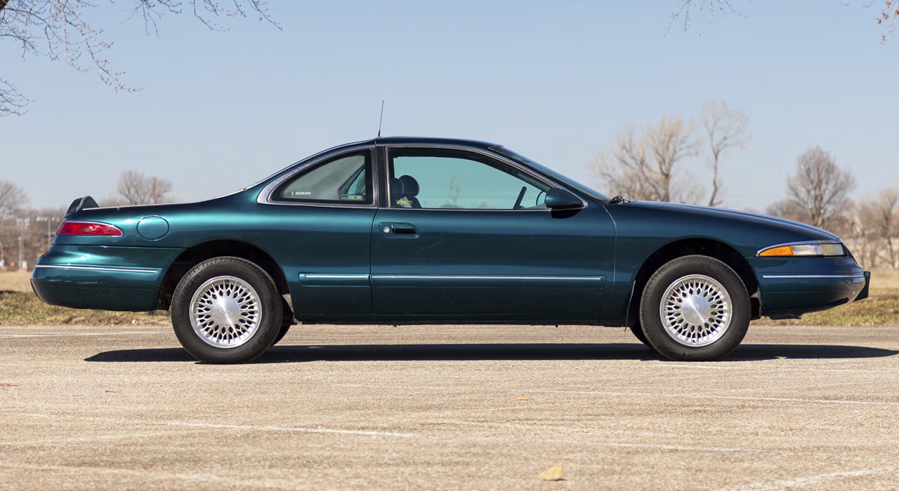 5th Image of a 1993 LINCOLN MARK VIII