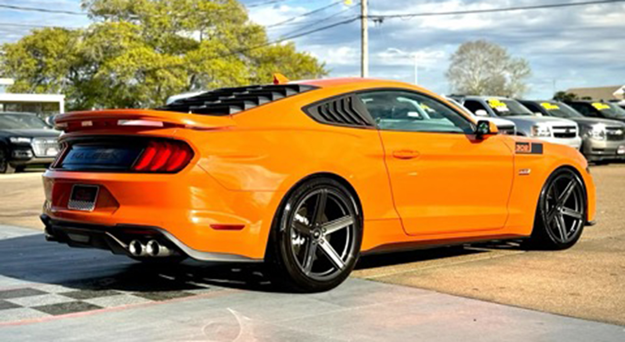 2nd Image of a 2021 FORD MUSTANG GT SALEEN