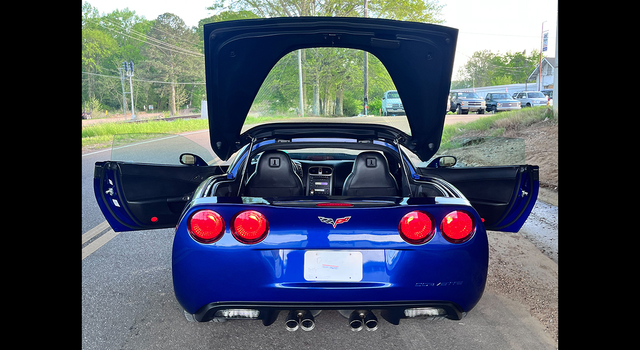 3rd Image of a 2006 CHEVROLET CORVETTE