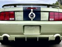 Image 4 of 8 of a 2005 FORD MUSTANG GT