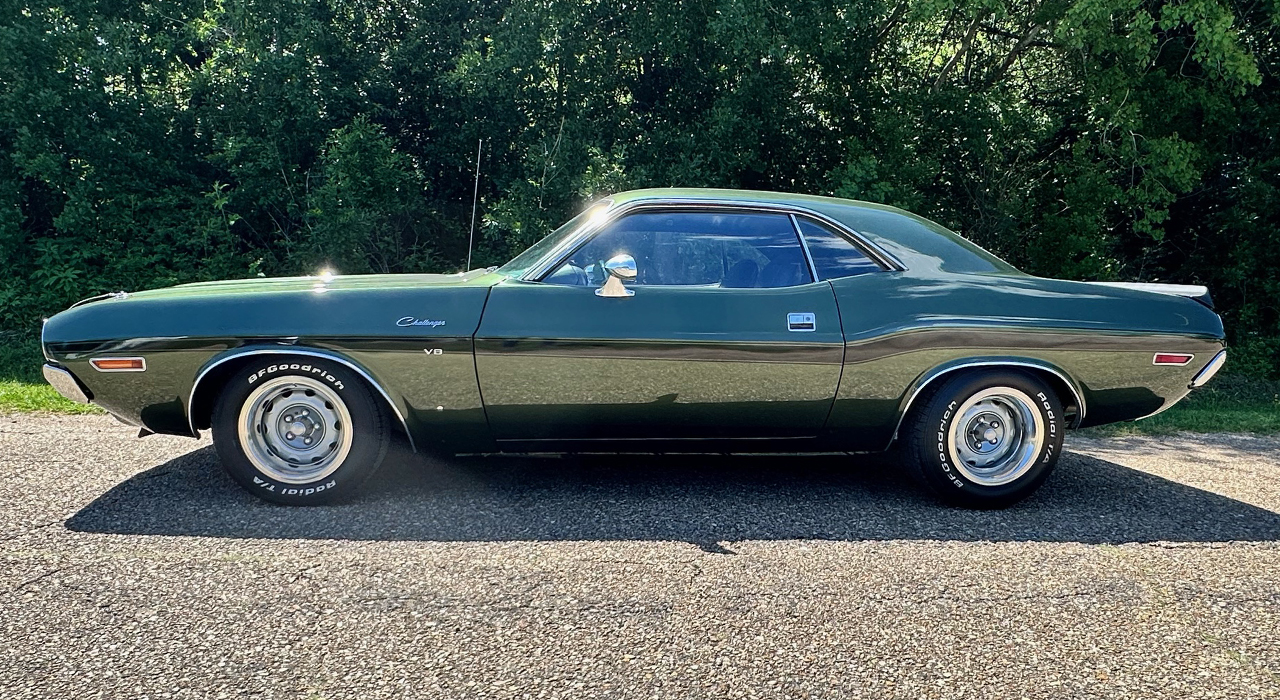 3rd Image of a 1970 DODGE CHALLENGER