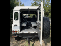 Image 5 of 8 of a 1997 LAND ROVER DEFENDER 90
