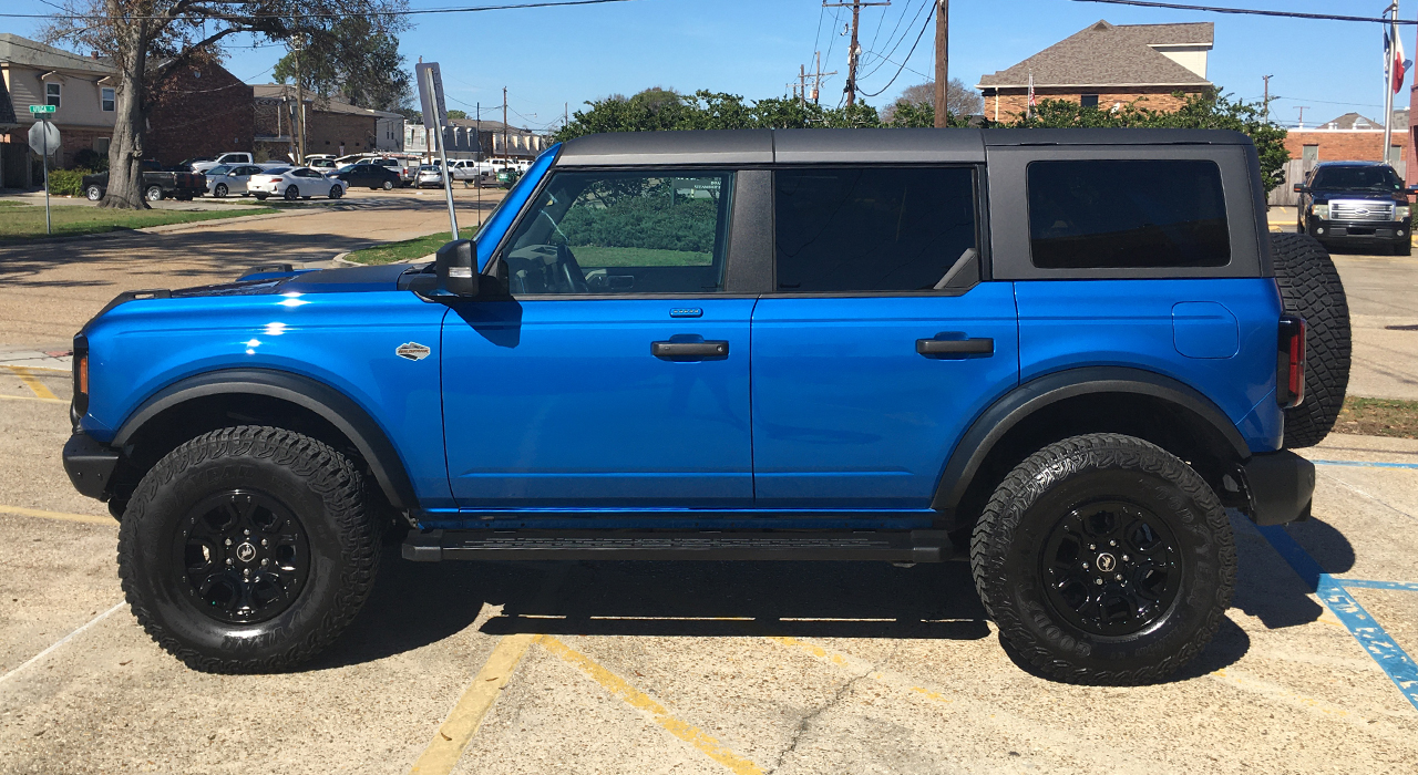 3rd Image of a 2022 FORD BRONCO ADVANCED WILDTRAK