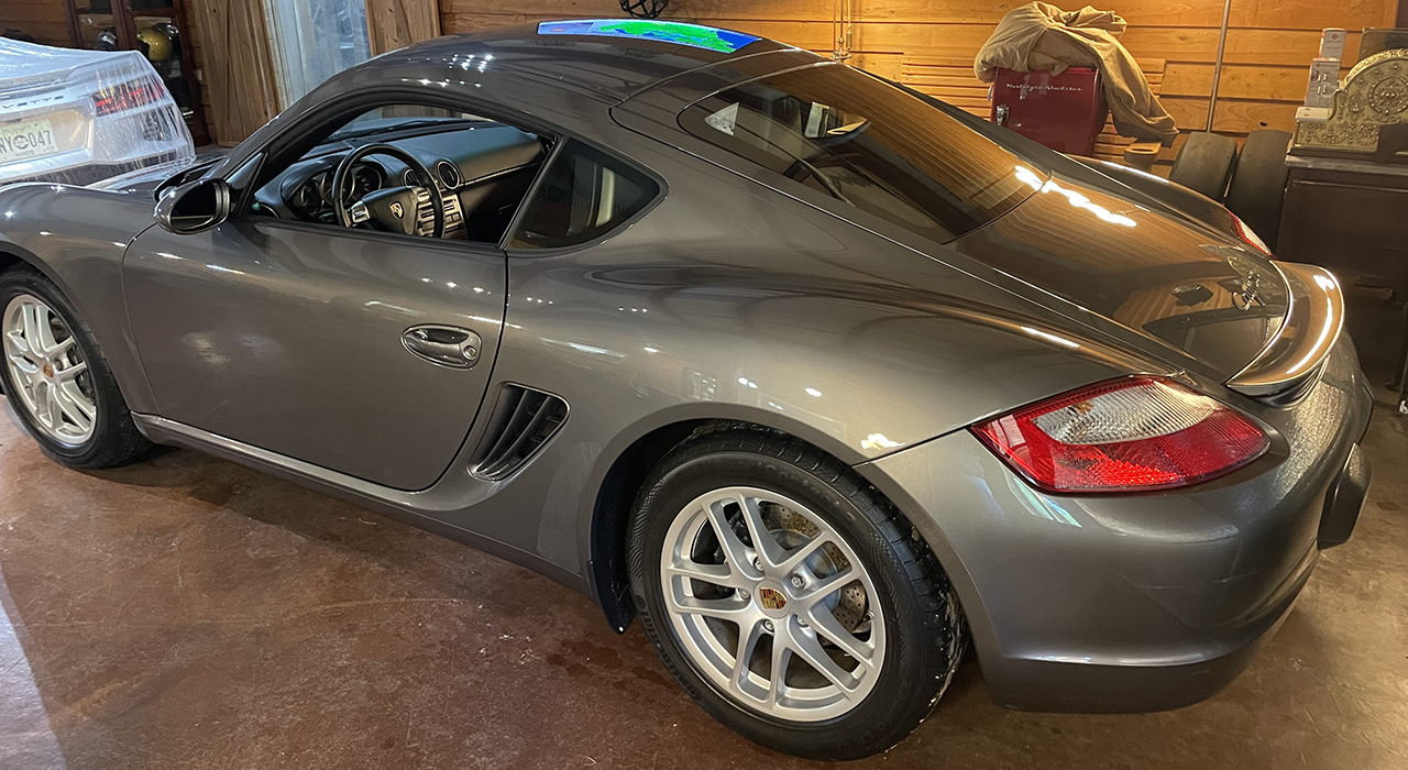 2nd Image of a 2008 PORSCHE CAYMAN