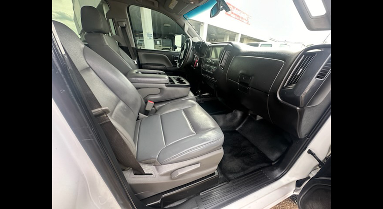 3rd Image of a 2019 GMC SIERRA 3500HD FLEET/BASE