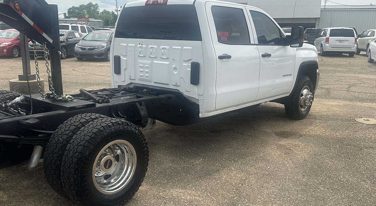 3rd Image of a 2019 GMC SIERRA 3500HD FLEET/BASE