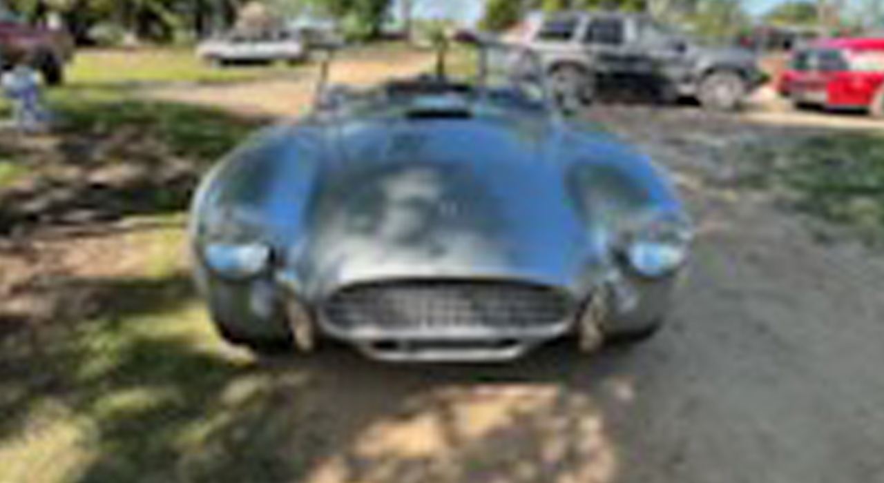 3rd Image of a 1964 FORD COBRA