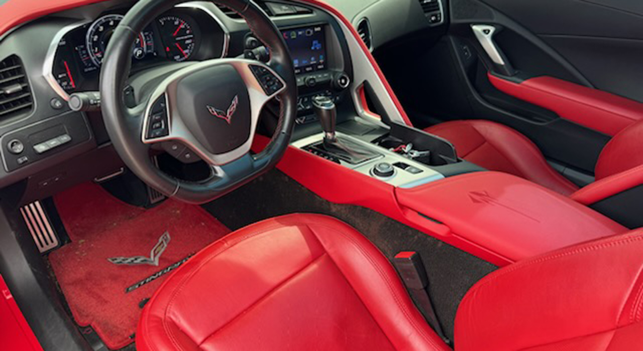 3rd Image of a 2016 CHEVROLET CORVETTE STINGRAY 2LT