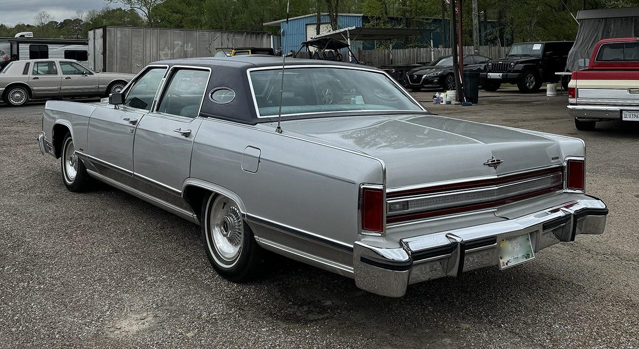 2nd Image of a 1978 LINCOLN CONTINENTAL