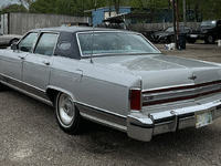 Image 3 of 9 of a 1978 LINCOLN CONTINENTAL