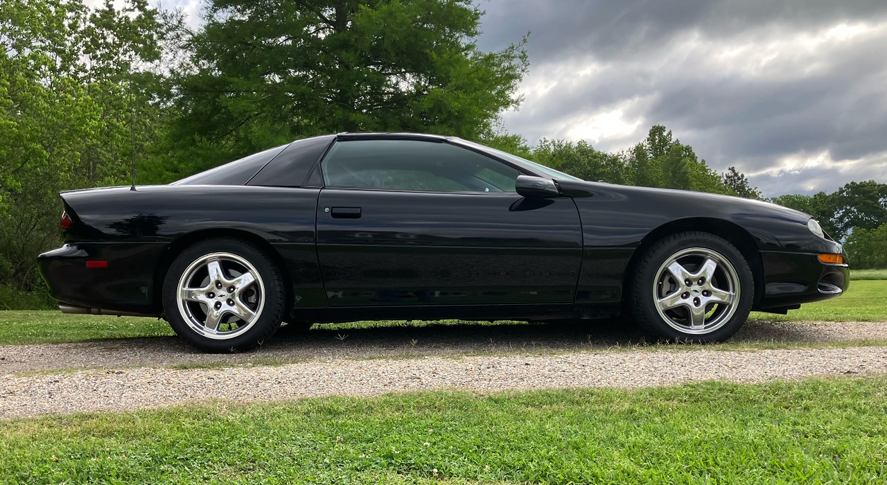 3rd Image of a 2001 CHEVROLET CAMARO Z28