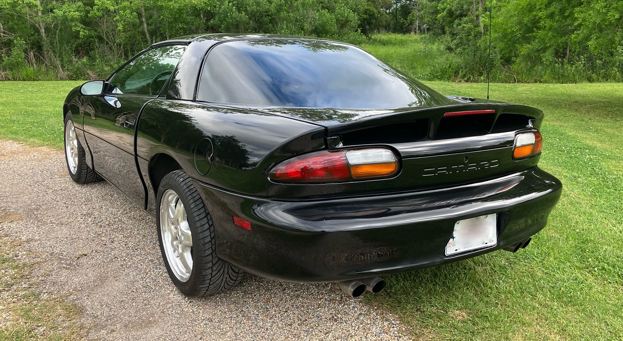 4th Image of a 2001 CHEVROLET CAMARO Z28