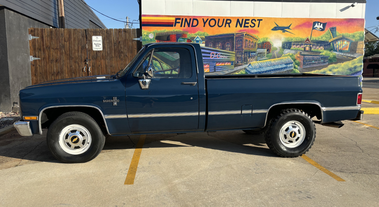2nd Image of a 1984 CHEVROLET C20