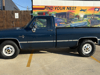 Image 3 of 8 of a 1984 CHEVROLET C20