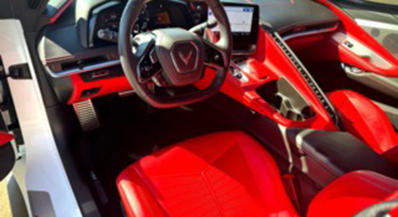 5th Image of a 2022 CHEVROLET CORVETTE PREMIUM 3LT