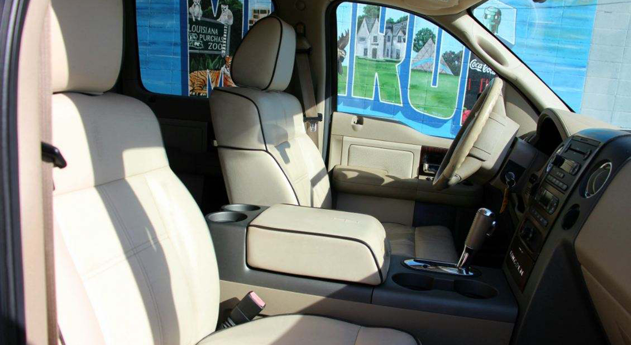 6th Image of a 2006 LINCOLN MARK LT