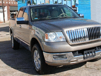 Image 2 of 10 of a 2006 LINCOLN MARK LT