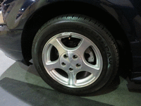 Image 11 of 13 of a 2003 FORD MUSTANG