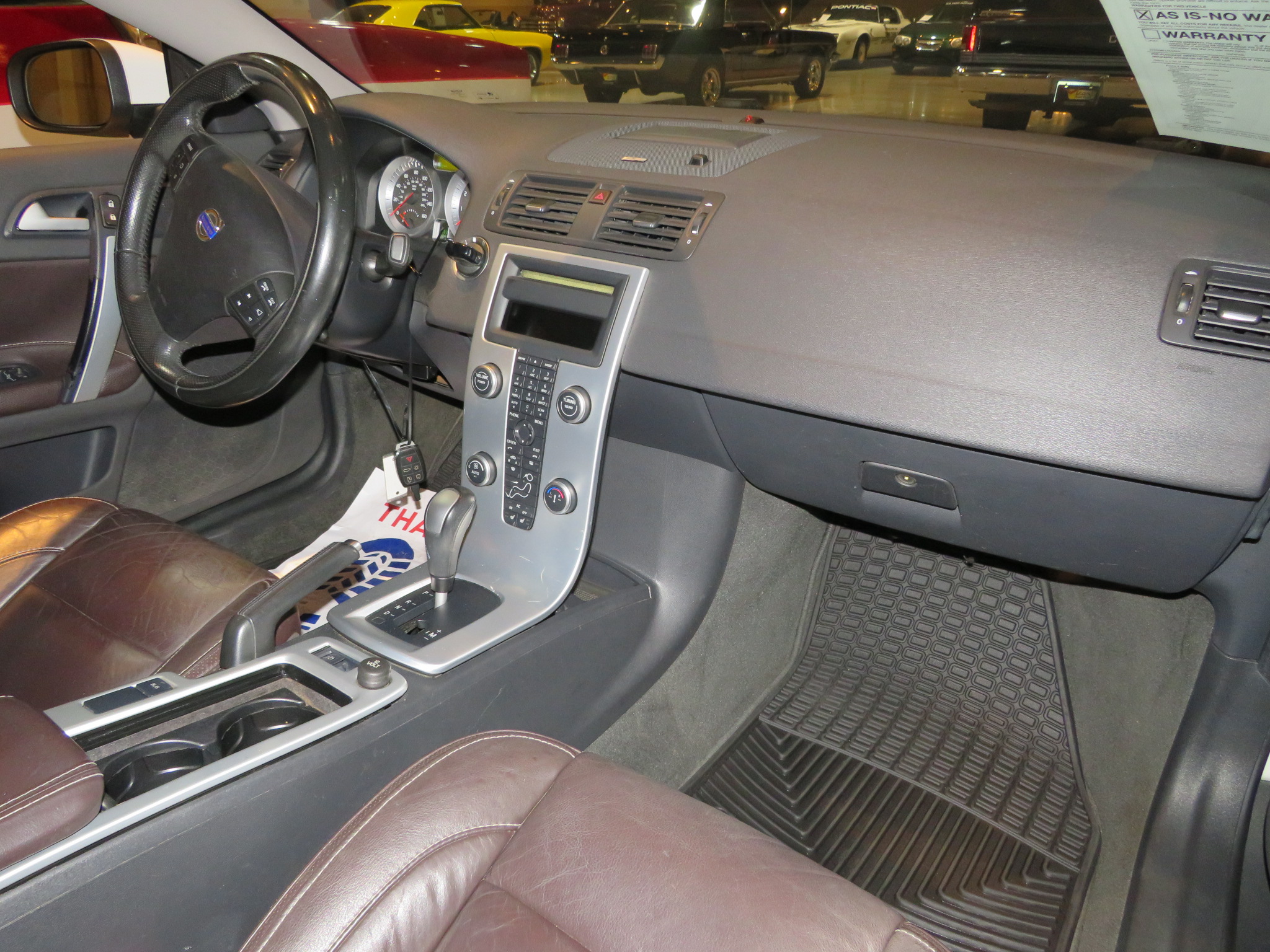 6th Image of a 2011 VOLVO C70 T5