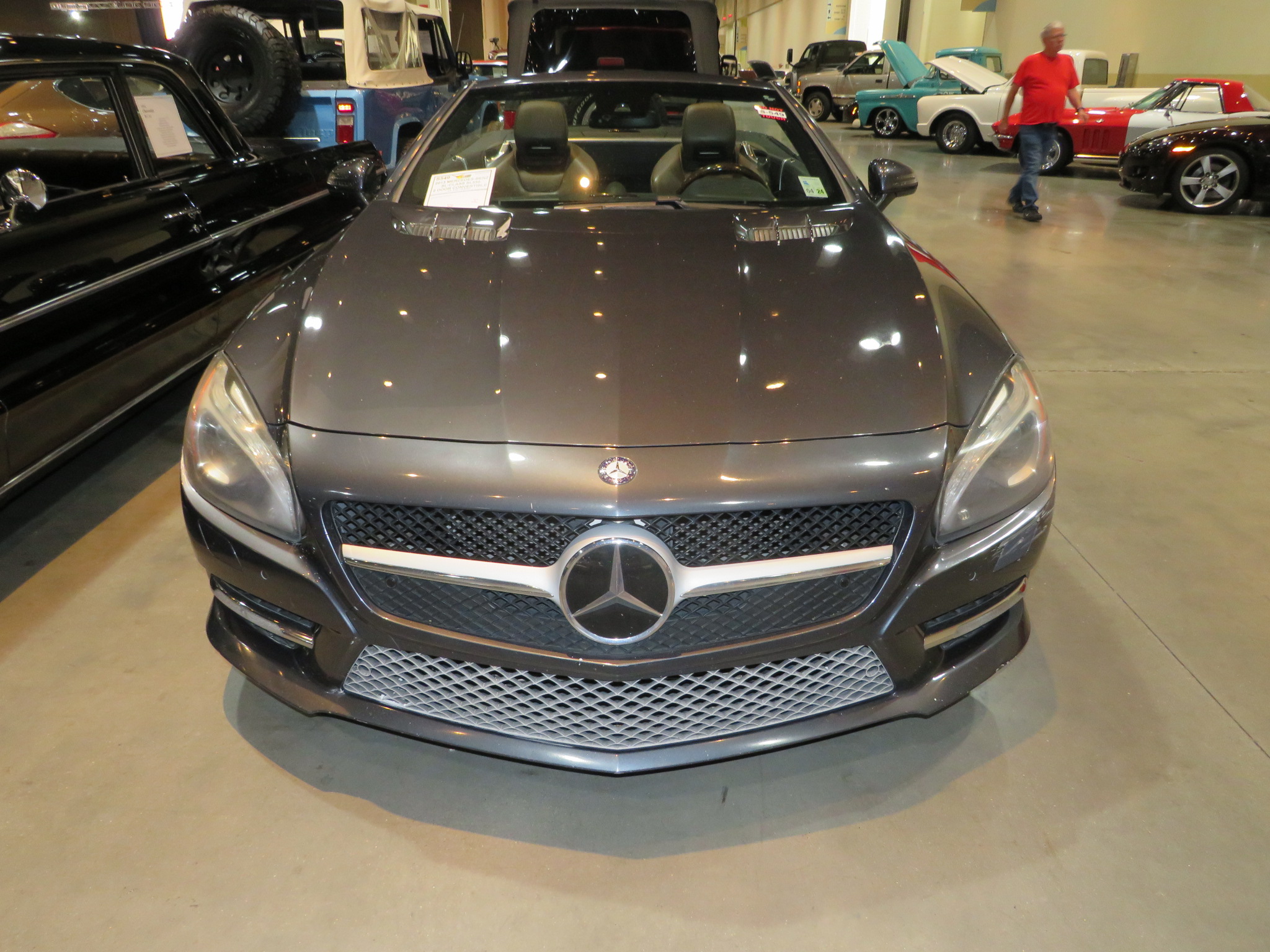 3rd Image of a 2013 MERCEDES-BENZ SL-CLASS SL550