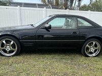 Image 4 of 31 of a 1998 MERCEDES-BENZ SL-CLASS SL500