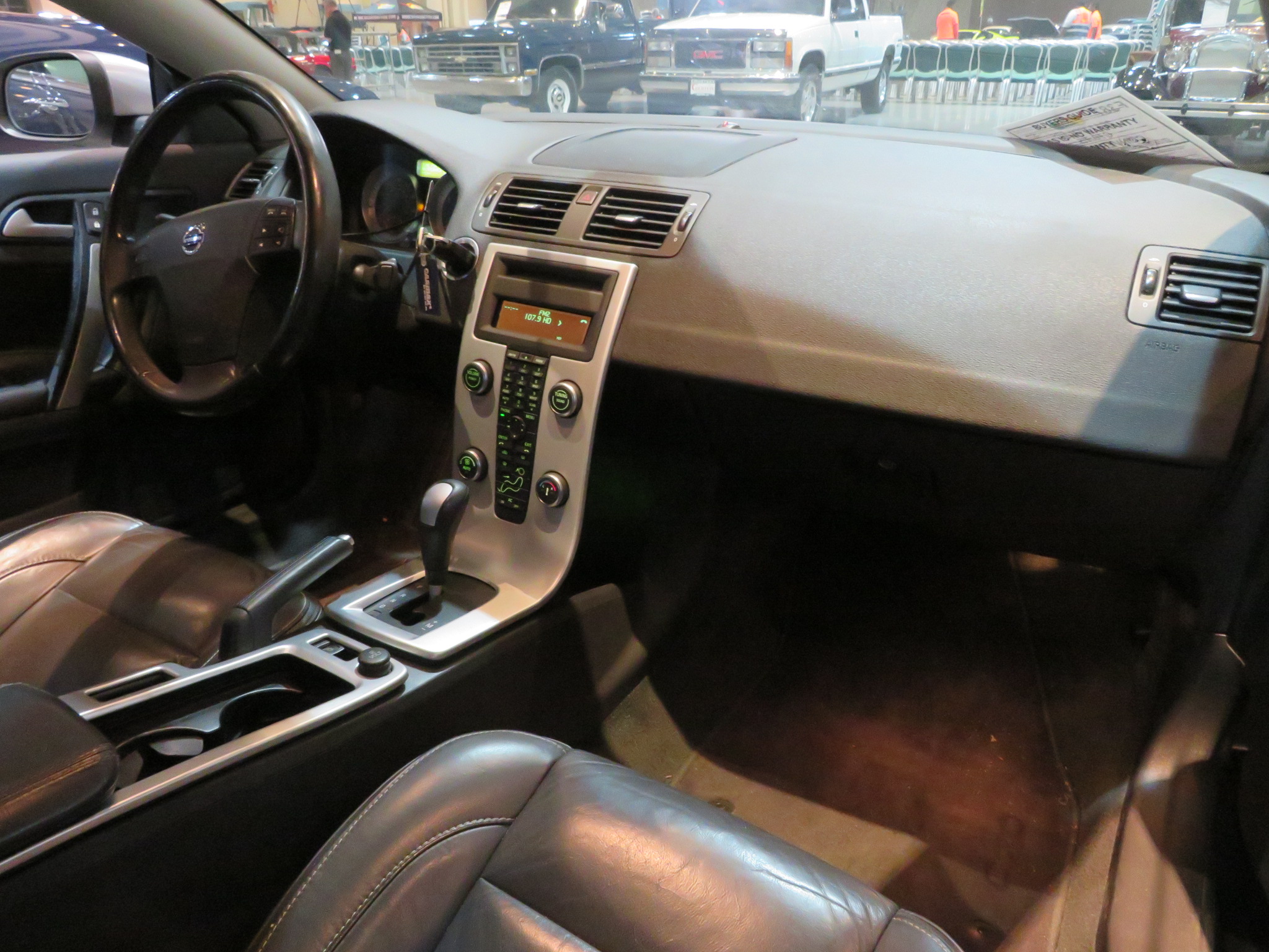 6th Image of a 2011 VOLVO C70 T5