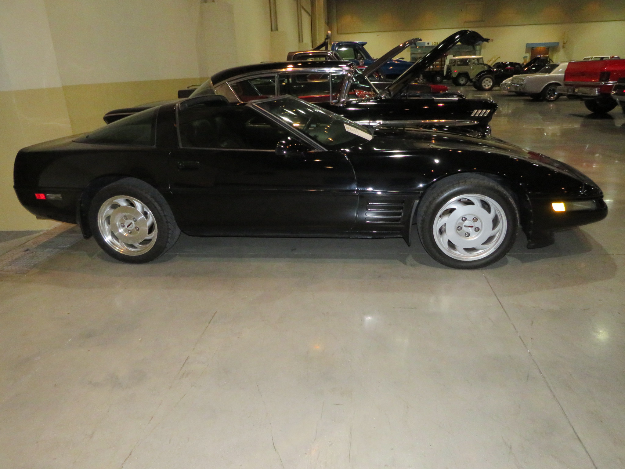 2nd Image of a 1993 CHEVROLET CORVETTE