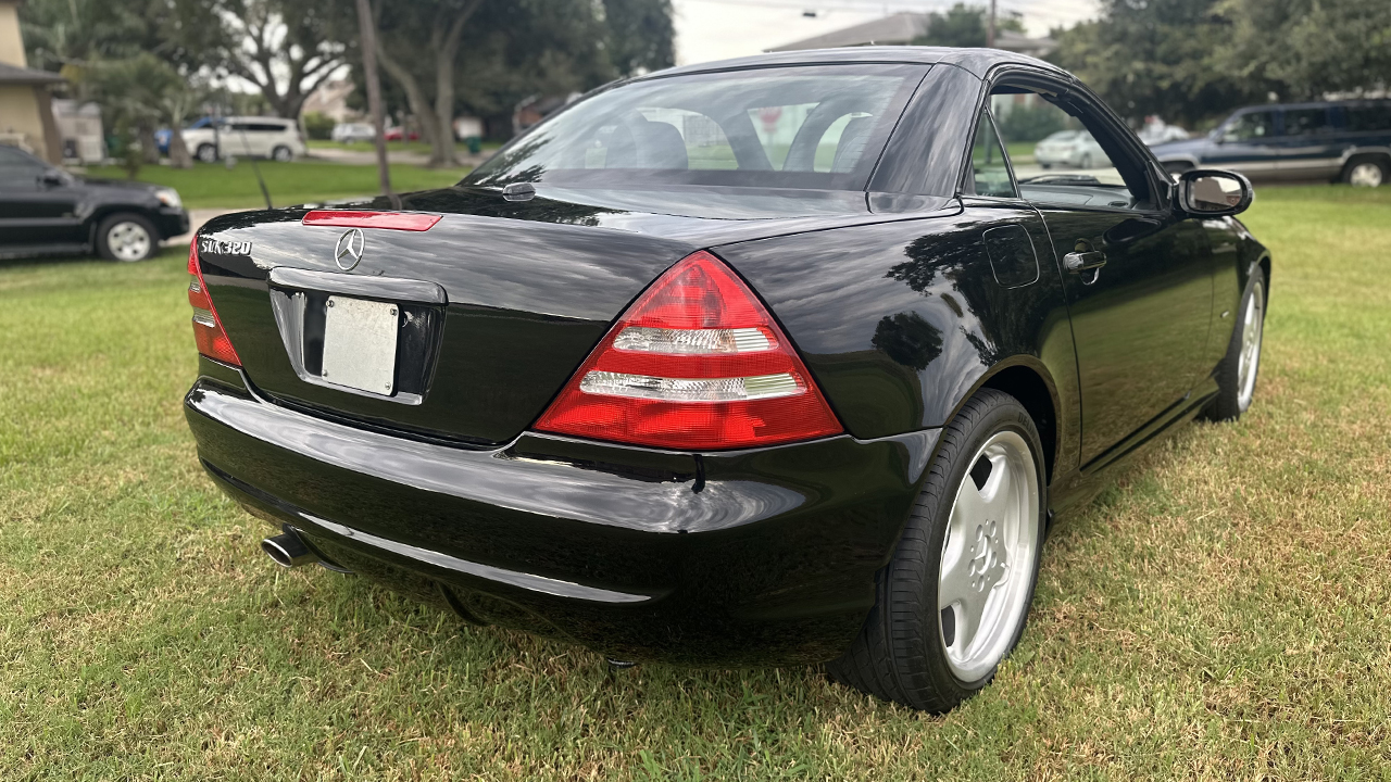 3rd Image of a 2001 MERCEDES-BENZ SLK 320