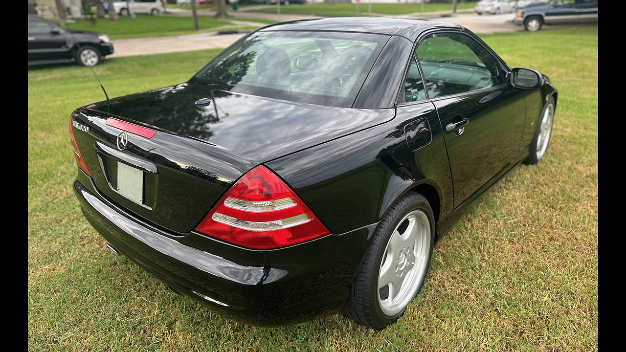 11th Image of a 2001 MERCEDES-BENZ SLK 320