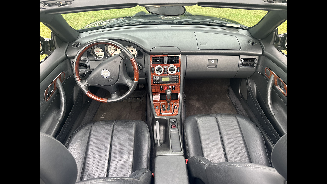 13th Image of a 2001 MERCEDES-BENZ SLK 320