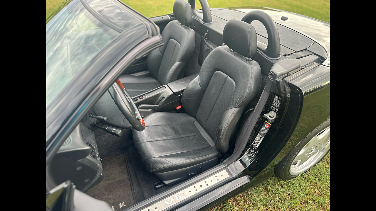 14th Image of a 2001 MERCEDES-BENZ SLK 320