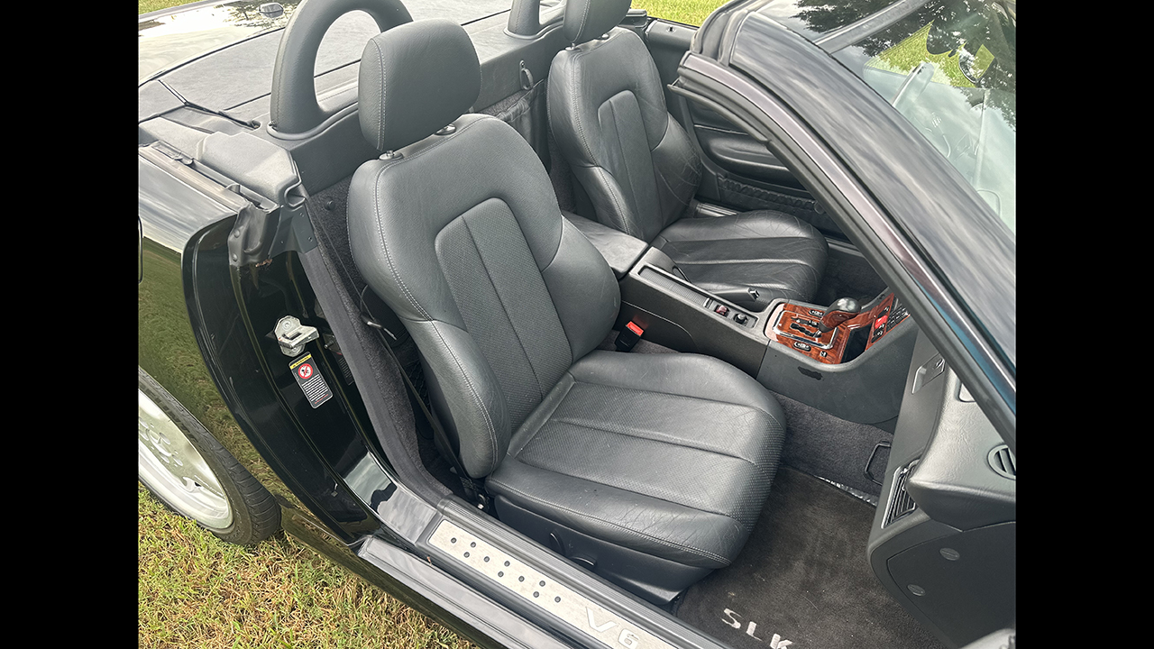 15th Image of a 2001 MERCEDES-BENZ SLK 320