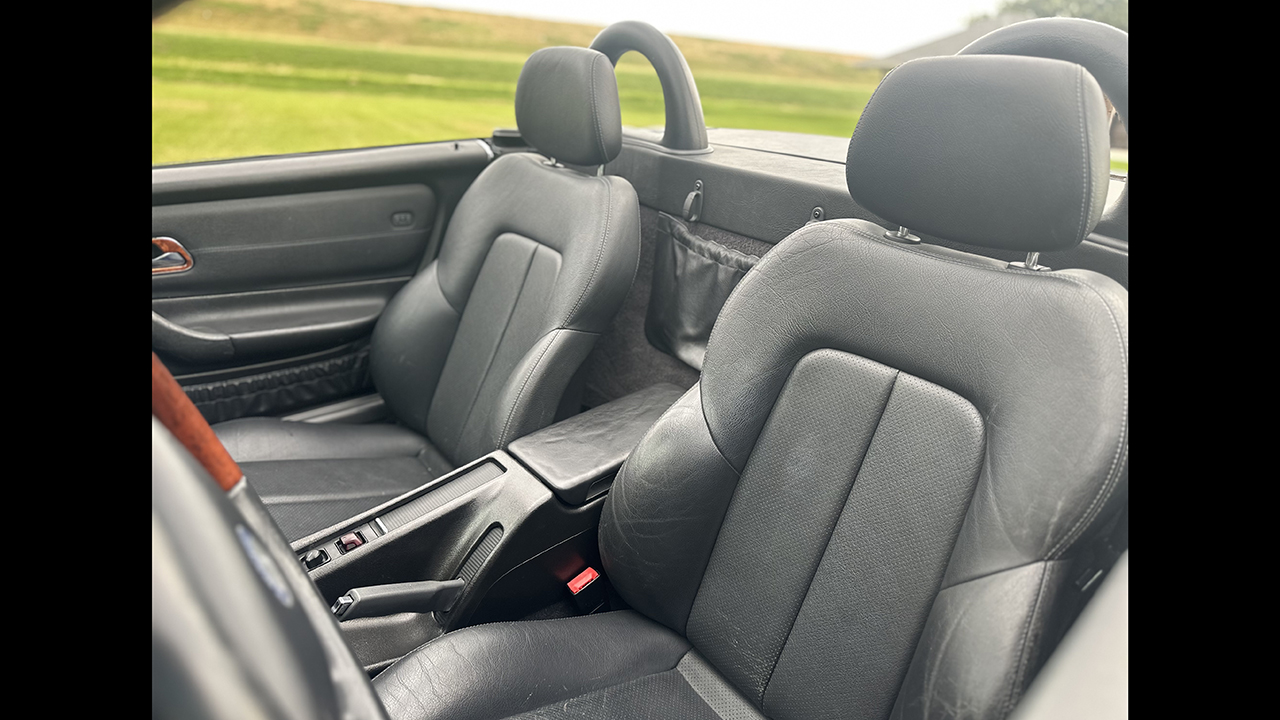 16th Image of a 2001 MERCEDES-BENZ SLK 320