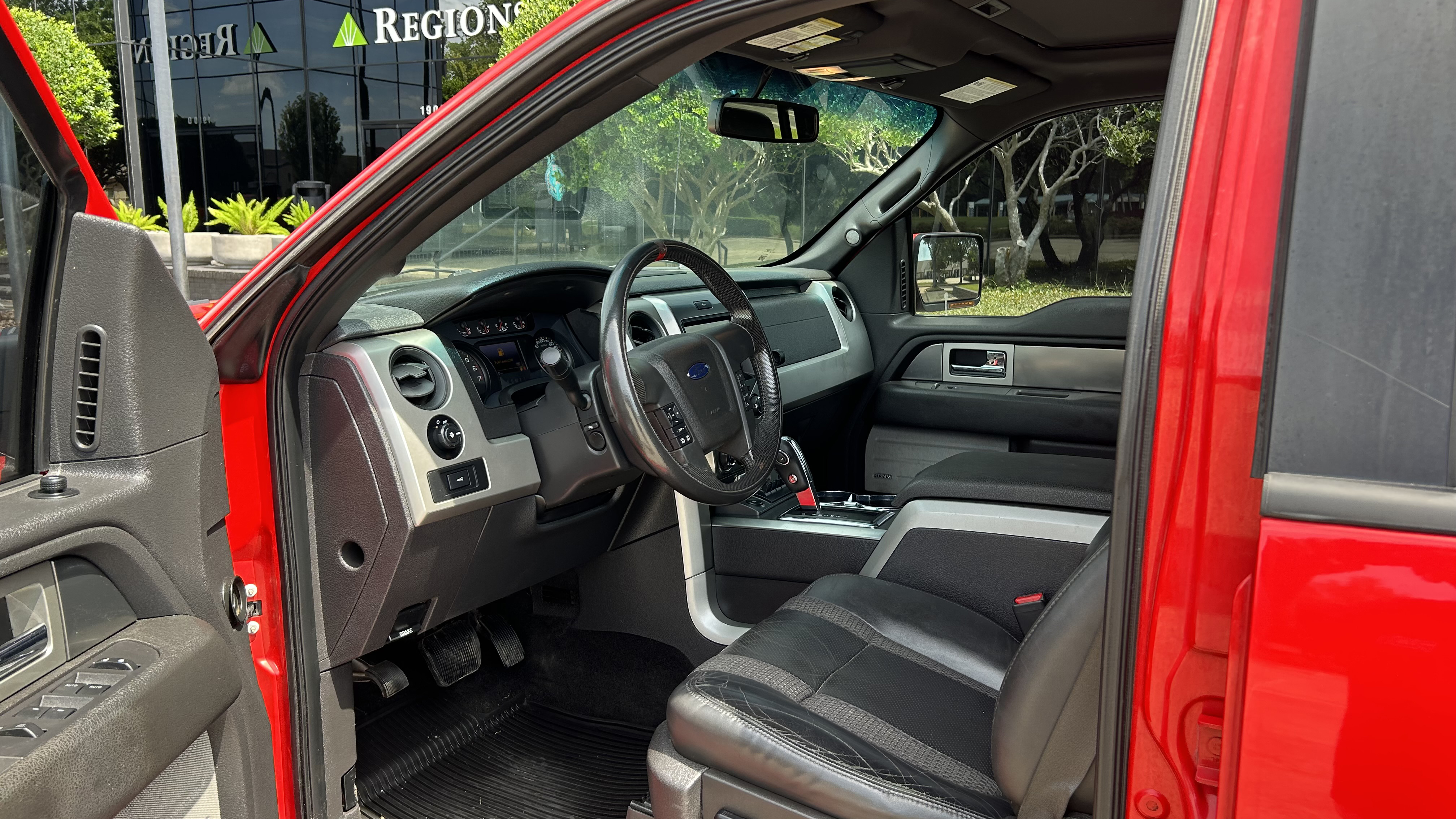 3rd Image of a 2013 FORD F150