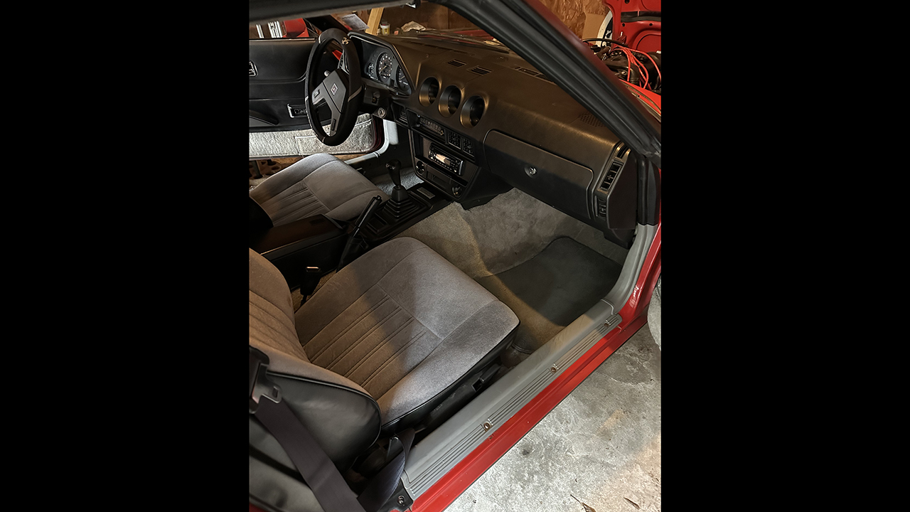 2nd Image of a 1983 DATSUN 280ZX