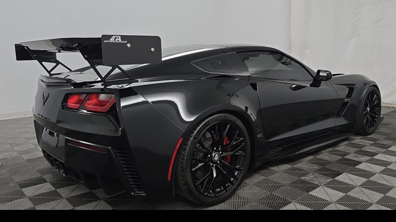 2nd Image of a 2019 CHEVROLET CORVETTE GRAND SPORT PREFERRED 2LT