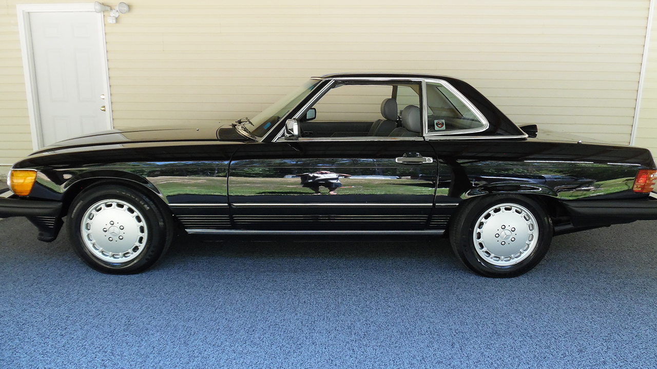 3rd Image of a 1987 MERCEDES-BENZ 560 SL