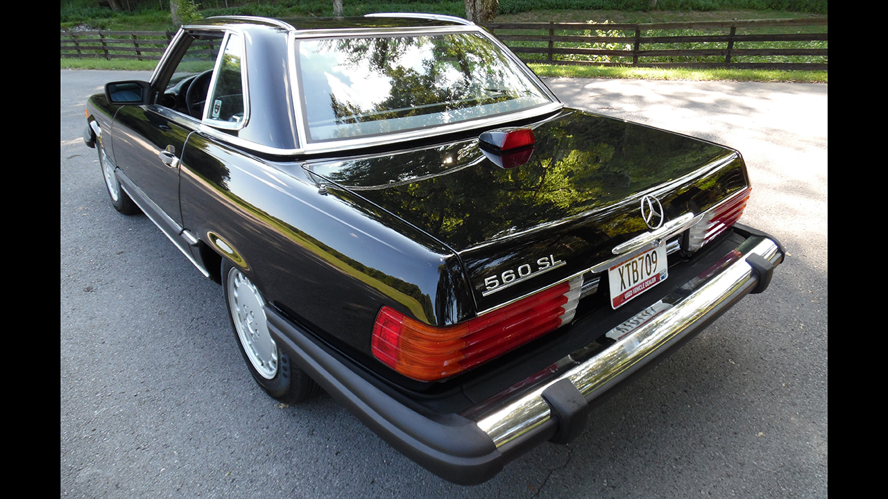 4th Image of a 1987 MERCEDES-BENZ 560 SL