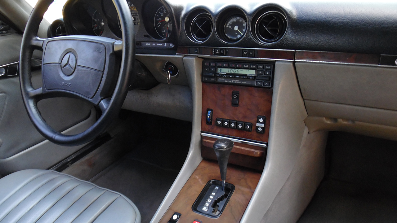 10th Image of a 1987 MERCEDES-BENZ 560 SL