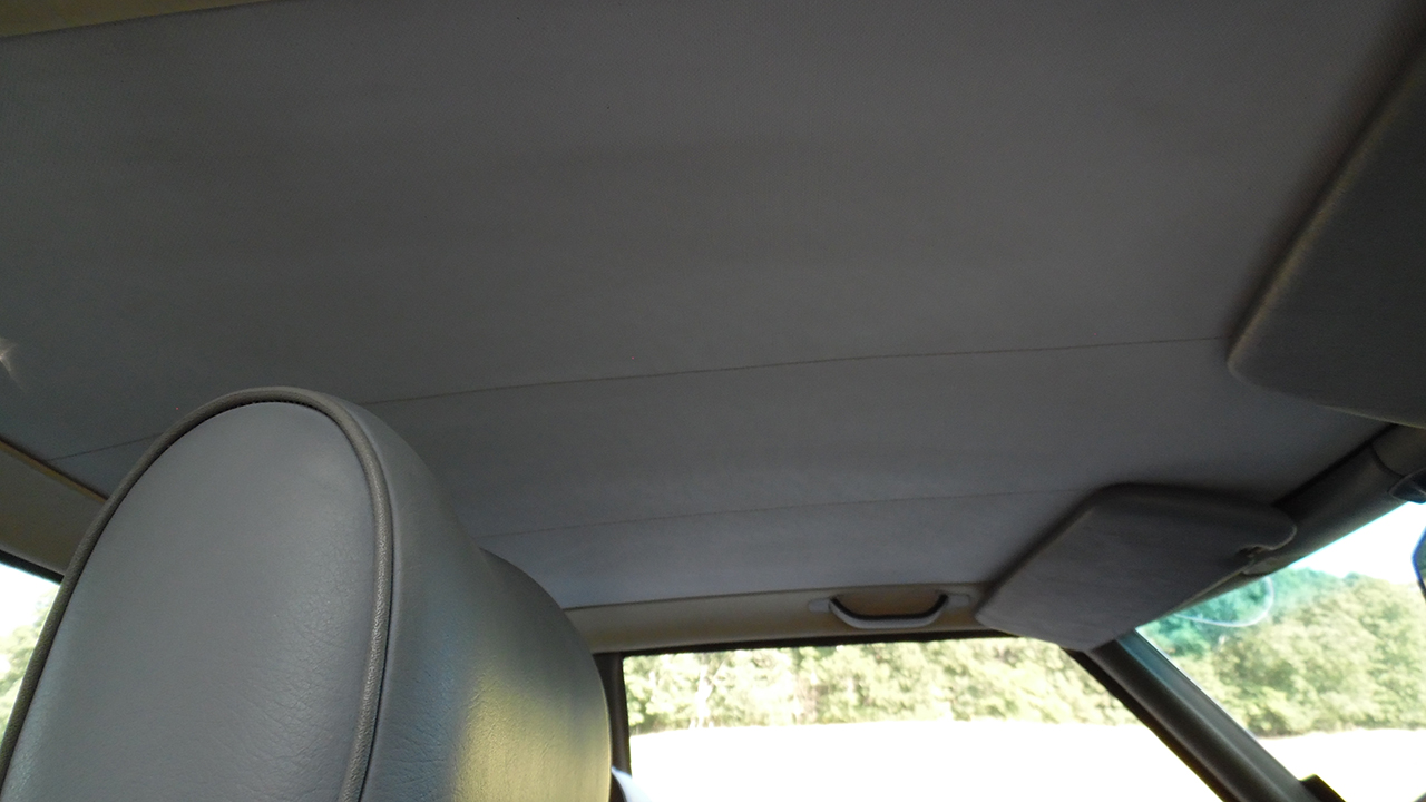 17th Image of a 1987 MERCEDES-BENZ 560 SL