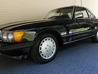 Image 3 of 20 of a 1987 MERCEDES-BENZ 560 SL